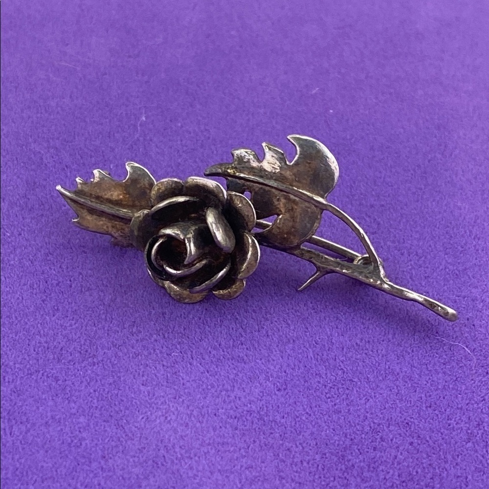 💛 Elegant Vintage Sterling Silver Rose Brooch